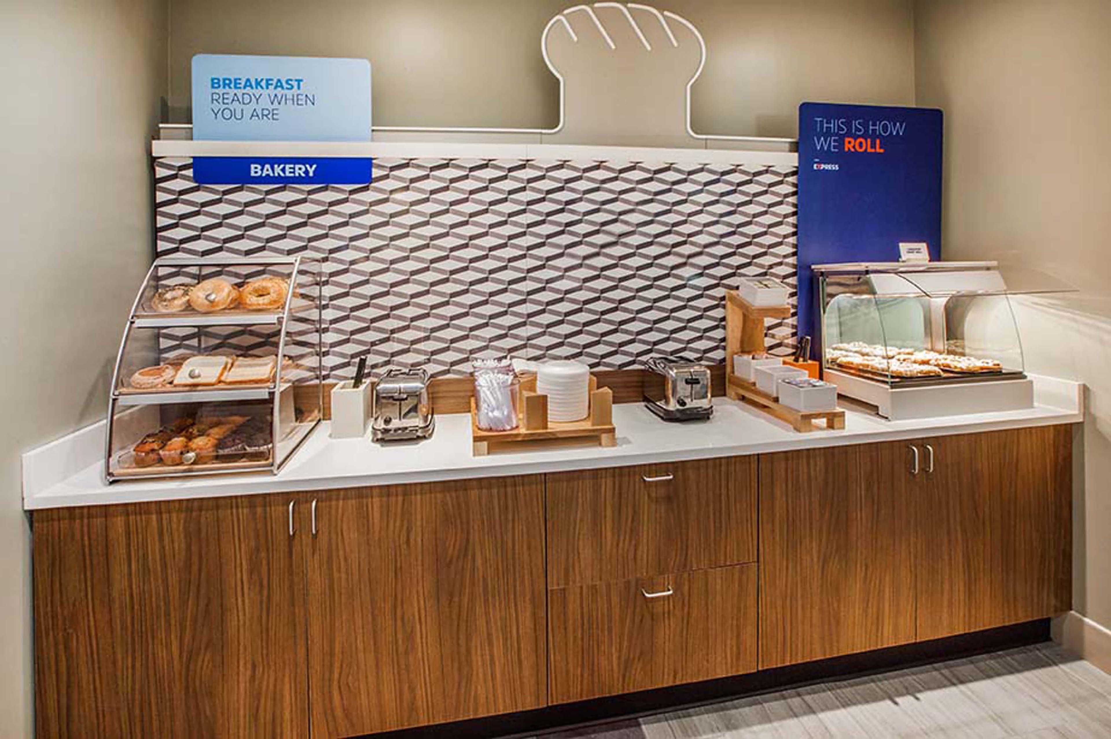 Holiday Inn Express Branford-New Haven By Ihg Exterior foto